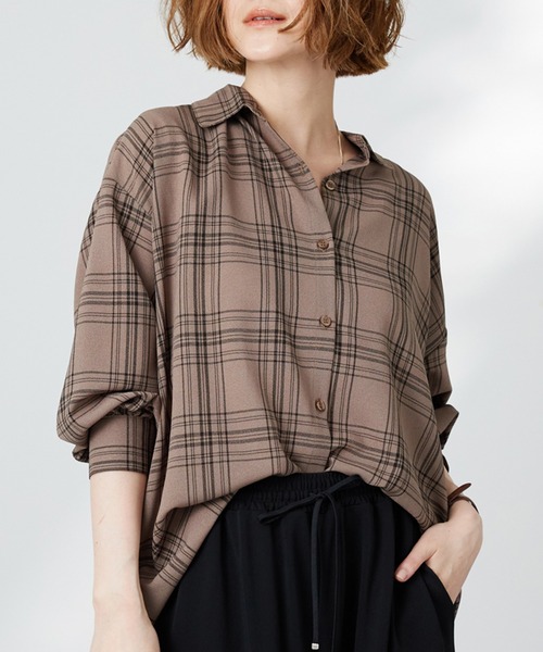 BELLUNA PLUS（ベルーナ）の「シアージョーゼット素材チェック柄シャツ（シャツ/ブラウス・レディース・アイボリー系/ベージュ系・LARGE/MEDIUM/X-LARGE）」の4枚目の写真