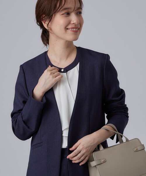 SHOO・LA・RUE(シューラルー)の「【セットアップ可/通勤/洗濯機可/SS-LL】女性らしく決まる カラーレスジャケット(ノーカラージャケット・レディース・ネイビー/ブラウン系その他・03/04/10/01/02)」の2枚目の写真
