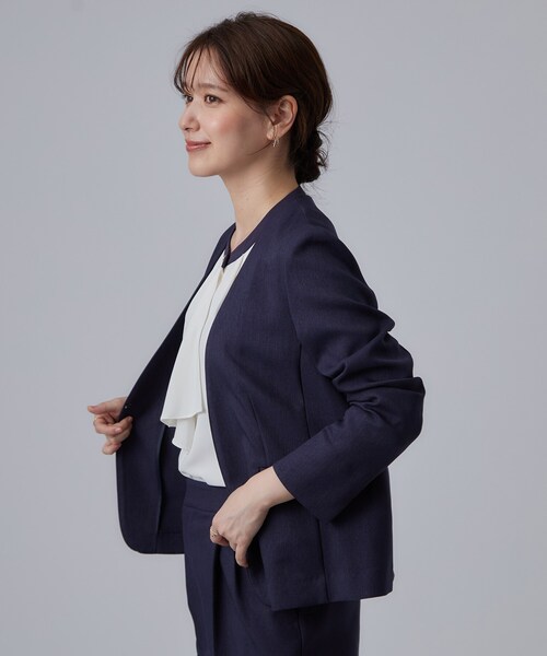 SHOO・LA・RUE(シューラルー)の「【セットアップ可/通勤/洗濯機可/SS-LL】女性らしく決まる カラーレスジャケット(ノーカラージャケット・レディース・ネイビー/ブラウン系その他・03/04/10/01/02)」の11枚目の写真
