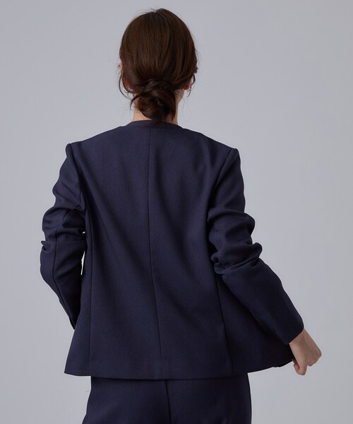 SHOO・LA・RUE(シューラルー)の「【セットアップ可/通勤/洗濯機可/SS-LL】女性らしく決まる カラーレスジャケット(ノーカラージャケット・レディース・ネイビー/ブラウン系その他・03/04/10/01/02)」の12枚目の写真