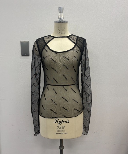JOSE MOON(ジョゼムーン)の「SHEER 2WAY MONOGRAM TOPS/シアー2WAYモノグラムトップス(Tシャツ/カットソー・レディース・ブラック/ベージュ系その他・FREE)」の2枚目の写真