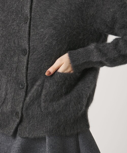 UNITED ARROWS（ユナイテッドアローズ）の「フォックスカシミヤ ポロカーディガン（カーディガン/ボレロ・レディース・ダークグレー/オフホワイト/レッド・FREE）」の8枚目の写真