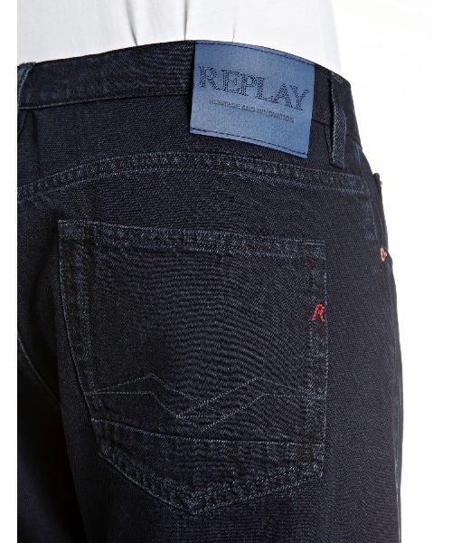 REPLAY(リプレイ)の「ストレートフィットAIDEEN ブルーブラックデニムパンツ(デニムパンツ・メンズ・ダークブルー・W32xL32/W33xL32/W34xL32/W36xL32/W28xL32/W29xL32/W30xL32/W31xL32)」の8枚目の写真