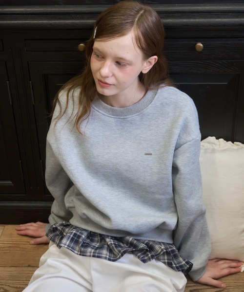 Birthday room(バースデイルーム)の「プレート付きチェックフリルスウェット/Checked Ruffle Sweatshirt with Plaque(スウェット・レディース・グレー/ネイビー・FREE)」の2枚目の写真