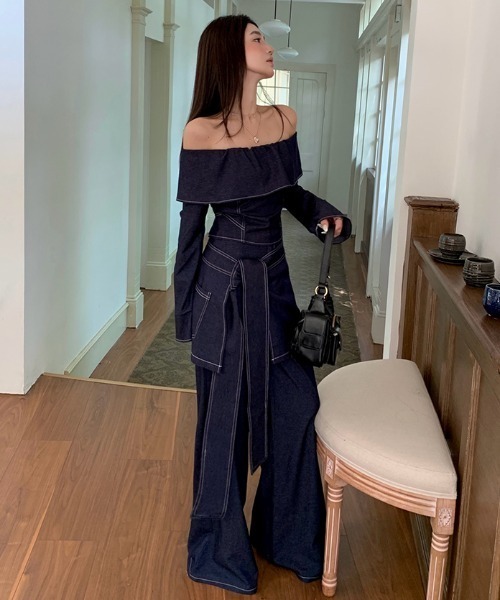 FAVORITO(ファヴォリート)の「デニムオフショルダートップスパンツセットアップ(セットアップ・レディース・ダークブルー・S/M/L)」の12枚目の写真