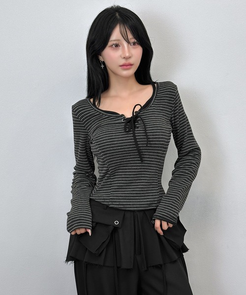 FOLLOWIN(フォロウィン)の「ボーダーレースアップスリムトップス(Tシャツ/カットソー・レディース・チャコールグレー/ブラウン・FREE)」の8枚目の写真
