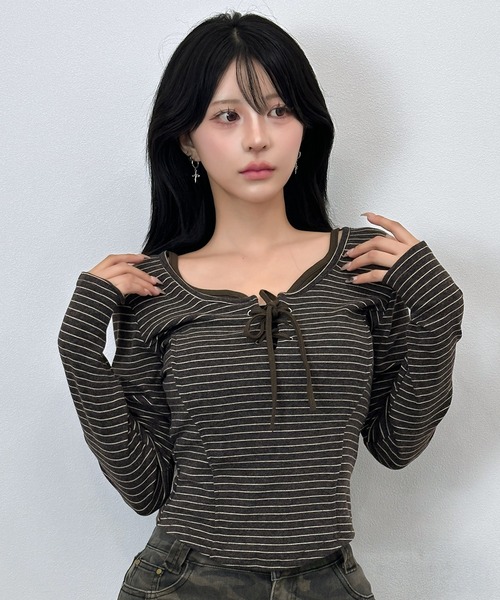 FOLLOWIN(フォロウィン)の「ボーダーレースアップスリムトップス(Tシャツ/カットソー・レディース・チャコールグレー/ブラウン・FREE)」の21枚目の写真
