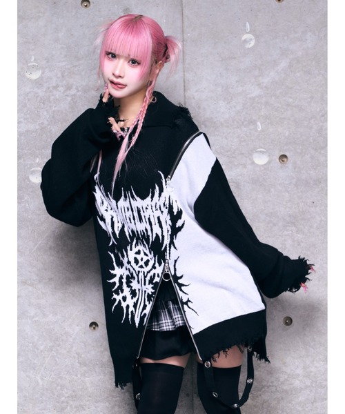 Amilige(アミリージュ)の「ハートクロスバイカラーZIPニット(ニット/セーター・レディース・ブラック×レッド/ブラック×パープル/ブラック×ホワイト・FREE)」の8枚目の写真