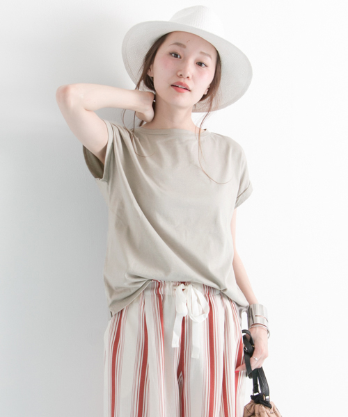 URBAN RESEARCH（アーバンリサーチ）の「UR ペルビアンTシャツ（Tシャツ/カットソー・レディース・ホワイト/レンガ/ベージュ/ネイビー/ブラック・FREE）」の3枚目の写真