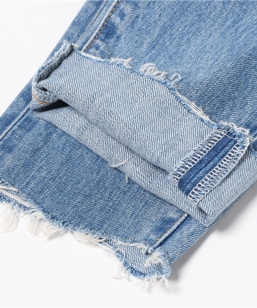 MOUSSY（マウジー）の「DENIM fringe cropped Tapered（デニムパンツ・レディース・ブルー/ライトブルー・23inch/24inch/25inch/26inch/27inch）」の7枚目の写真