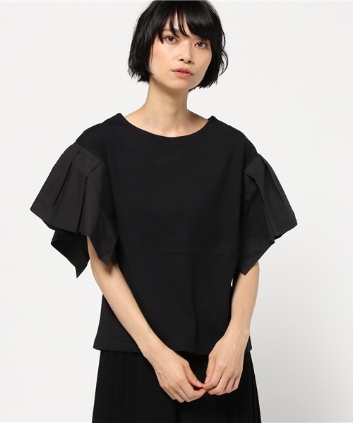 CLANE(クラネ)の「TUCK SLEEVE TOPS(Tシャツ/カットソー・レディース・ホワイト/ブラック・1/2)」の6枚目の写真