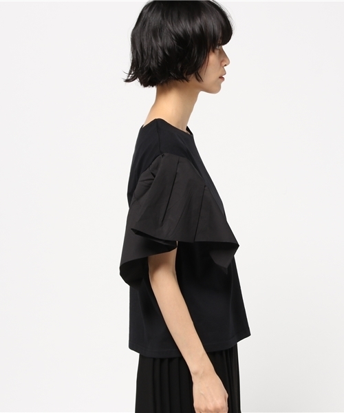 CLANE(クラネ)の「TUCK SLEEVE TOPS(Tシャツ/カットソー・レディース・ホワイト/ブラック・1/2)」の8枚目の写真
