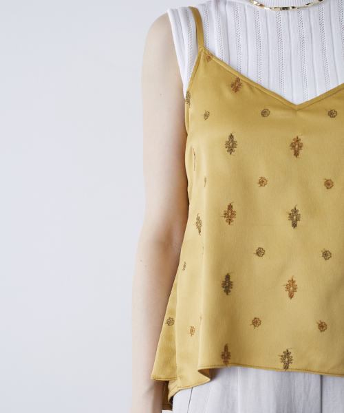 STUDIOUS（ステュディオス）の「【STUDIOUS】小紋モチーフキャミソール（キャミソール・レディース・マスタード/ブラック・FREE）」の9枚目の写真