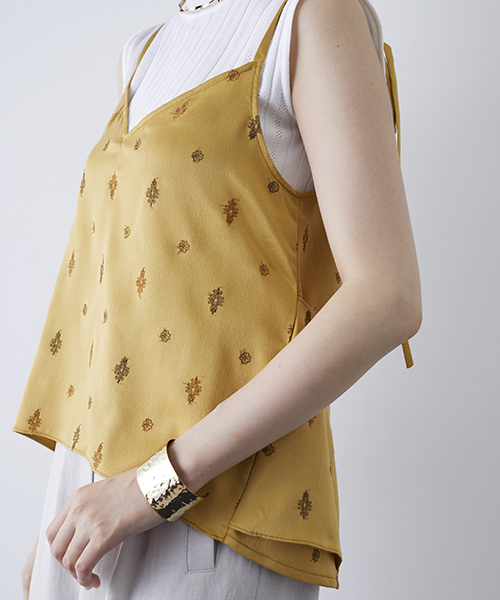 STUDIOUS（ステュディオス）の「【STUDIOUS】小紋モチーフキャミソール（キャミソール・レディース・マスタード/ブラック・FREE）」の10枚目の写真