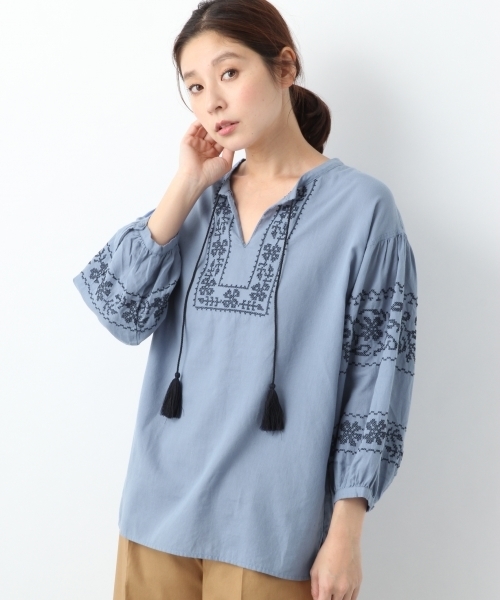 LEPSIM（レプシィム）の「タッセルツキシシュウブラウス7S　779678（シャツ/ブラウス・レディース・ブラック/オフホワイト/ブルー・FREE）」の3枚目の写真