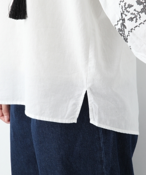 LEPSIM（レプシィム）の「タッセルツキシシュウブラウス7S　779678（シャツ/ブラウス・レディース・ブラック/オフホワイト/ブルー・FREE）」の13枚目の写真