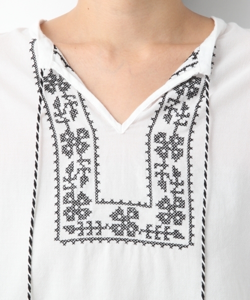 LEPSIM（レプシィム）の「タッセルツキシシュウブラウス7S　779678（シャツ/ブラウス・レディース・ブラック/オフホワイト/ブルー・FREE）」の15枚目の写真