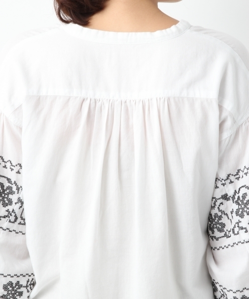 LEPSIM（レプシィム）の「タッセルツキシシュウブラウス7S　779678（シャツ/ブラウス・レディース・ブラック/オフホワイト/ブルー・FREE）」の16枚目の写真