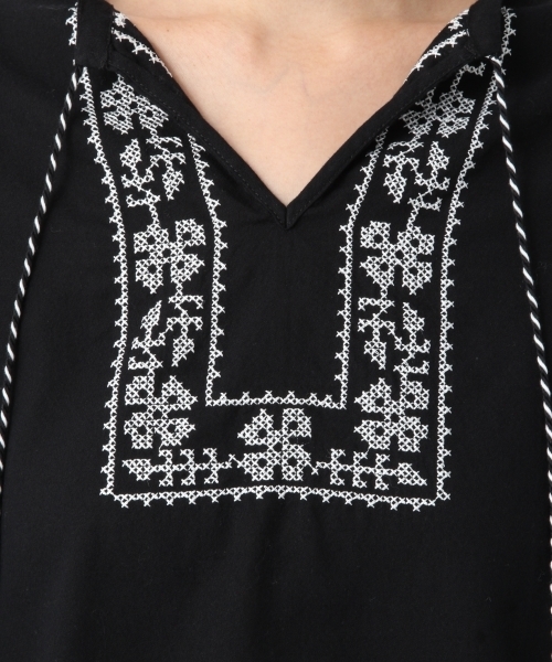 LEPSIM（レプシィム）の「タッセルツキシシュウブラウス7S　779678（シャツ/ブラウス・レディース・ブラック/オフホワイト/ブルー・FREE）」の17枚目の写真