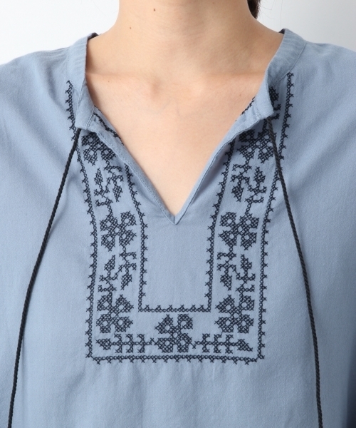 LEPSIM（レプシィム）の「タッセルツキシシュウブラウス7S　779678（シャツ/ブラウス・レディース・ブラック/オフホワイト/ブルー・FREE）」の18枚目の写真