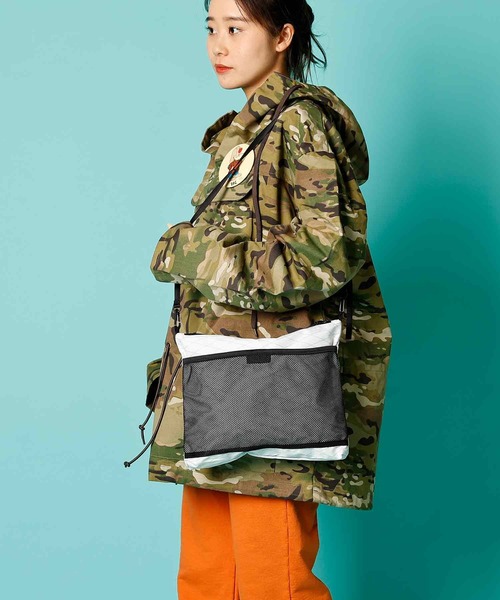 BURLAP OUTFITTER(バーラップアウトフィッター)の「SACOCHE/ サコッシュ(ショルダーバッグ・メンズ・ブラック/グリーン系その他/レッド/ベージュ系その他/ホワイト/カーキブラウン/ブルー系その他/オレンジ/クリア・ONE SIZE)」の5枚目の写真