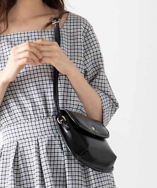 WEGO(ウィゴー)の「WEGO/フラップミニポシェット(ショルダーバッグ・レディース・ブラック/ブラウン/その他1・FREE)」の5枚目の写真