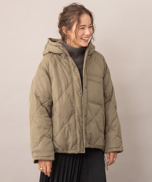 Audrey and John Wad(オードリーアンドジョンワッド)の「【Audrey and John Wad】キルティングショートダウンジャケット(ダウンジャケット/コート)」|オリーブ