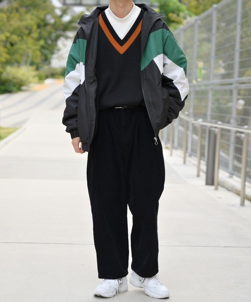 kutir(クティール)の「裏フリースナイロンジャケット(ブルゾン・メンズ・ブラック/ネイビー・LARGE/MEDIUM)」の3枚目の写真