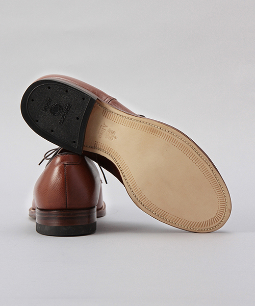 ALDEN(オールデン)の「ALDEN / 別注 Alpine Calf V-TIP(ドレスシューズ・メンズ・ブラック/ブラウン・8.5inch/8inch/7.5inch/6.5inch/7inch/10inch)」の4枚目の写真