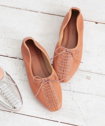 レースアップギャザーフラットパンプス