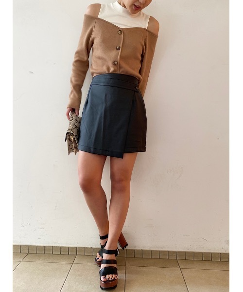 one way（ワンウェイ）の「レザーラップ台形SK（スカート・レディース・ホワイト/ブラック・FREE）」の2枚目の写真