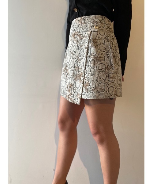 one way（ワンウェイ）の「レザーラップ台形SK（スカート・レディース・ホワイト/ブラック・FREE）」の9枚目の写真