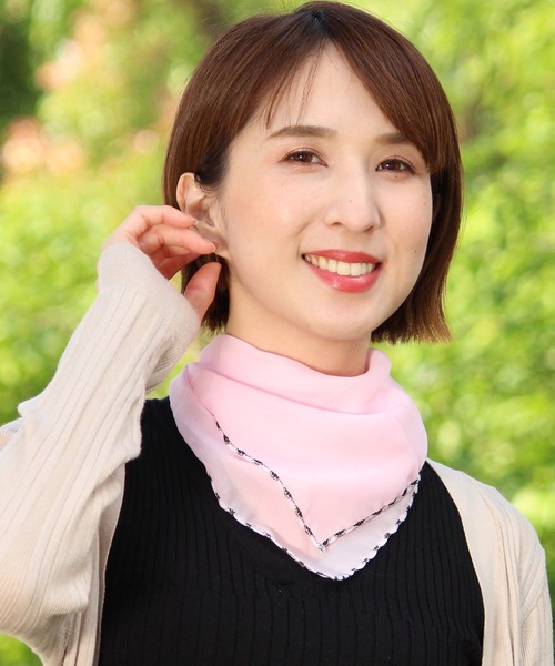 PourVous（プールヴー）の「UVカバーストール シフォン 生地の選べる9柄ストール/花柄 マスクスカーフとしても使えます（マスク・レディース・ホワイト/ブラック/パープル/ネイビー/ピンク/オレンジ/ブルー/ラベンダー/ライトピンク・FREE）」の8枚目の写真