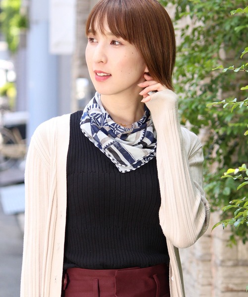 PourVous（プールヴー）の「UVカバーストール シフォン 生地の選べる9柄ストール/花柄 マスクスカーフとしても使えます（マスク・レディース・ホワイト/ブラック/パープル/ネイビー/ピンク/オレンジ/ブルー/ラベンダー/ライトピンク・FREE）」の22枚目の写真