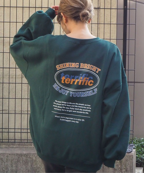 tiptop（ティップトップ）の「2020AW オーバルロゴ裏起毛ビッグスウェット（スウェット・レディース・パープル/ブルー/アイボリー/スミクロ/オフホワイト/ブラック/ダークグリーン・FREE）」の5枚目の写真