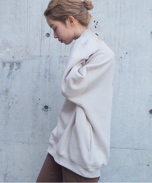 tiptop（ティップトップ）の「2020AW オーバルロゴ裏起毛ビッグスウェット（スウェット・レディース・パープル/ブルー/アイボリー/スミクロ/オフホワイト/ブラック/ダークグリーン・FREE）」の10枚目の写真