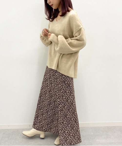 apres jour mignon(アプレジュールミニョン)の「バックアイレットVネックニット【ZOZOTOWN限定アイテム】(ニット/セーター・レディース・ブラック/カーキ/アイボリー/ライトベージュ・X-LARGE/フリー)」の22枚目の写真