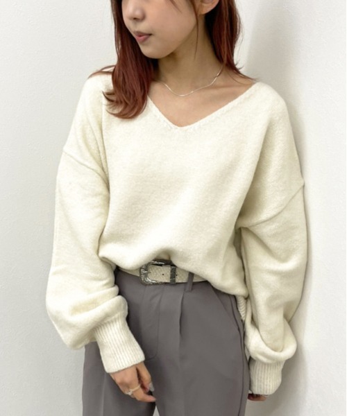 apres jour mignon(アプレジュールミニョン)の「バックアイレットVネックニット【ZOZOTOWN限定アイテム】(ニット/セーター・レディース・ブラック/カーキ/アイボリー/ライトベージュ・X-LARGE/フリー)」の13枚目の写真