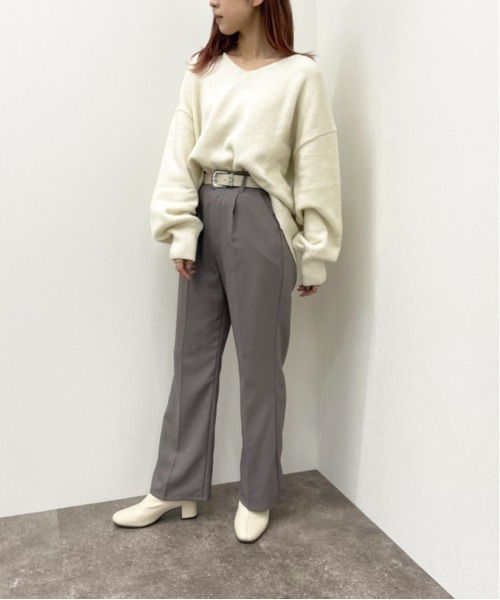 apres jour mignon(アプレジュールミニョン)の「バックアイレットVネックニット【ZOZOTOWN限定アイテム】(ニット/セーター・レディース・ブラック/カーキ/アイボリー/ライトベージュ・X-LARGE/フリー)」の8枚目の写真
