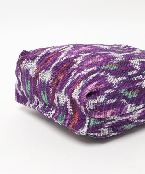 TIME WILL TELL WORKS（タイムウィルテルワークス）の「IKAT TOTE BAG MINI / イカットトートバッグミニ（トートバッグ・レディース・インディゴブルー/パープル・ONE SIZE）」の5枚目の写真