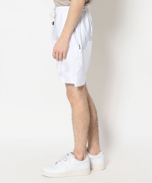 1piu1uguale3 RELAX（ウノピュウノウグァーレトレリラックス）の「1PIU1UGUALE3 RELAX/ウノピゥ ウノ ウグァーレ トレ リラックス/ラッシュガードハーフパンツ（ラッシュガード・メンズ・ホワイト/ブラック・SMALL/MEDIUM/LARGE/X-LARGE）」の3枚目の写真