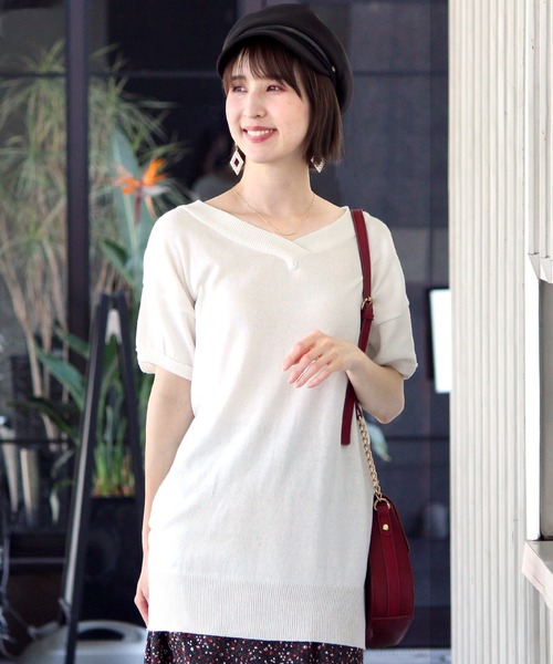 ElegChic(エレグシック)の「コットンVネックドルマンニット(ニット/セーター・レディース・ブラック/カーキ/ネイビー/オフホワイト/グレイッシュベージュ/グレー/ライトグレー・M/4L/XL)」の2枚目の写真