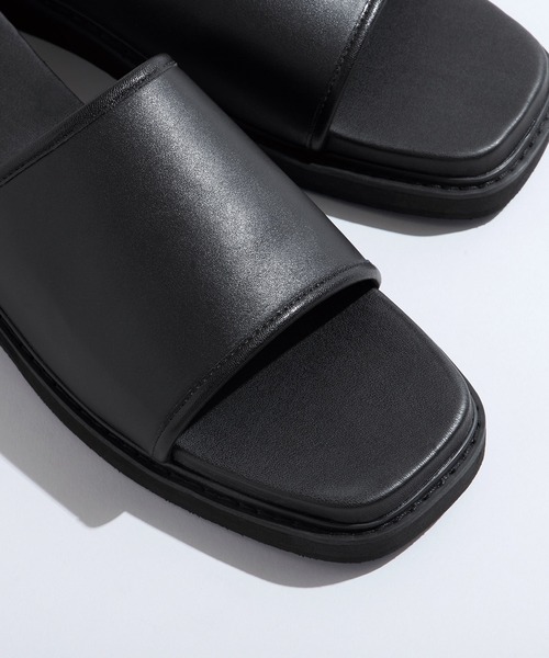 EMMA CLOTHES（エマクローズ）の「スクエアトゥワンストラップサンダル EMMA CLOTHES（サンダル・メンズ・ブラック/オフホワイト/グレイッシュベージュ・S/M/L）」の17枚目の写真