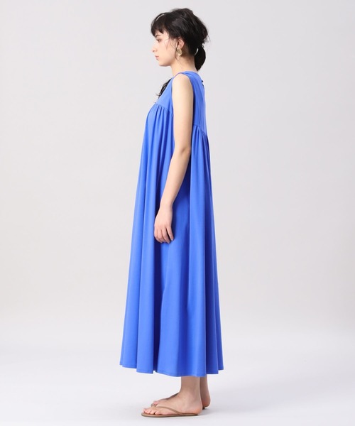 INED(イネド)の「ロングカットワンピース《接触冷感》(ワンピース・レディース・ブラック/ブルー/レンガ・9号)」の6枚目の写真