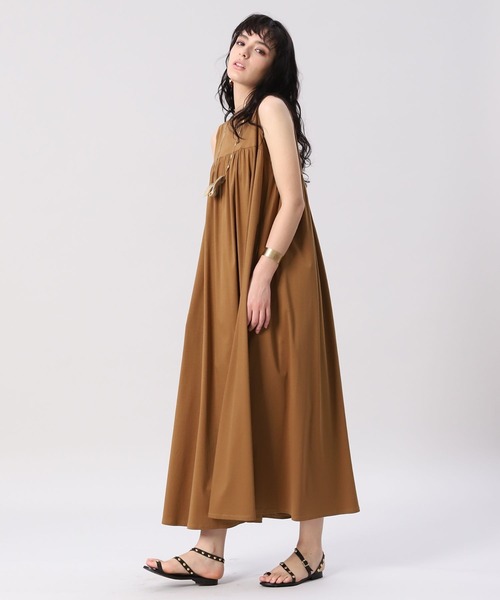 INED(イネド)の「ロングカットワンピース《接触冷感》(ワンピース・レディース・ブラック/ブルー/レンガ・9号)」の11枚目の写真