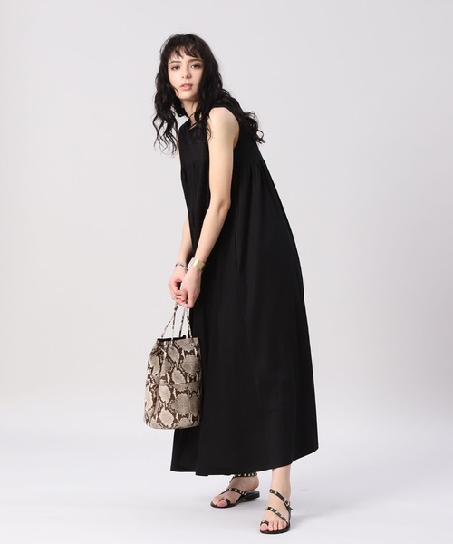 INED(イネド)の「ロングカットワンピース《接触冷感》(ワンピース・レディース・ブラック/ブルー/レンガ・9号)」の12枚目の写真