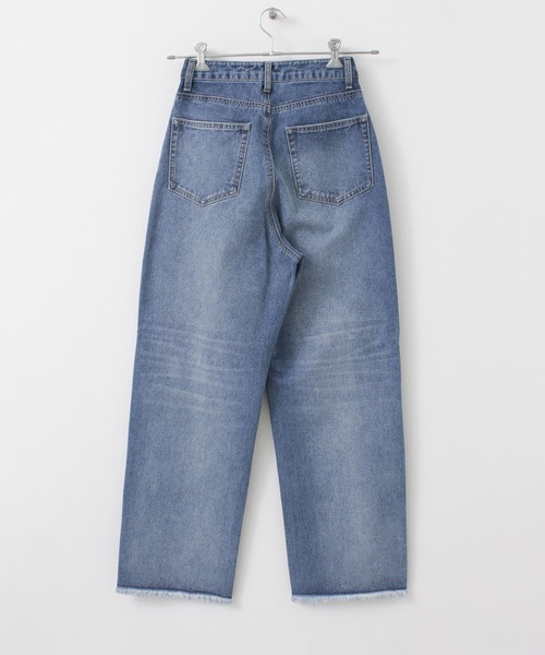 KBF+（ケービーエフプラス）の「KBF+　ハイウエストストレートデニム（デニムパンツ・レディース・オフホワイト/ライトインディゴブルー・38/36）」の12枚目の写真