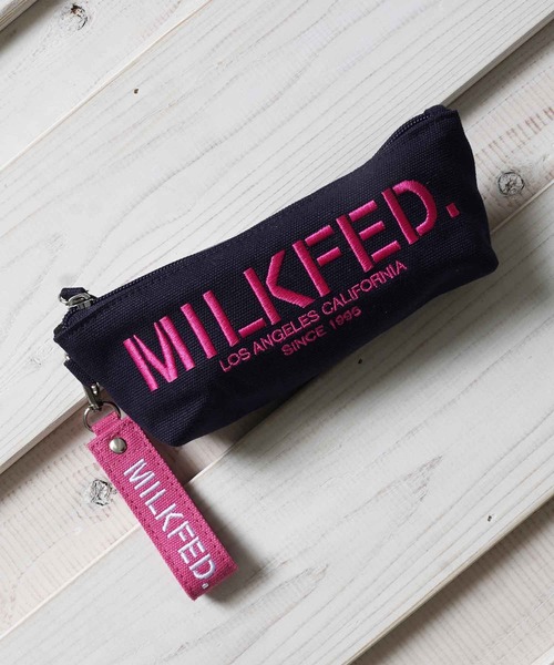 MILKFED.(ミルクフェド)の「STENCIL LOGO PENCIL CASE(ペン類・レディース・ホワイト/ブラック/ベージュ/ネイビー/レッド/ライトパープル/ライトピンク/A・ONE SIZE)」の4枚目の写真