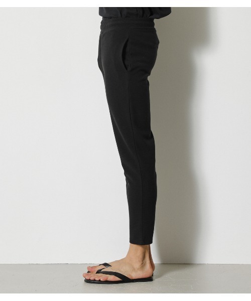 AZUL by moussy（アズールバイマウジー）の「UNDULATION SURFACE ANKLE PANTS/アンジュレーションサーフェスアンクルパンツ（その他パンツ・メンズ・ブラック/ライトカーキ・SMALL/MEDIUM/LARGE）」の7枚目の写真