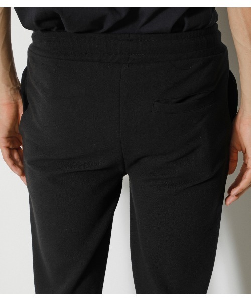 AZUL by moussy（アズールバイマウジー）の「UNDULATION SURFACE ANKLE PANTS/アンジュレーションサーフェスアンクルパンツ（その他パンツ・メンズ・ブラック/ライトカーキ・SMALL/MEDIUM/LARGE）」の10枚目の写真